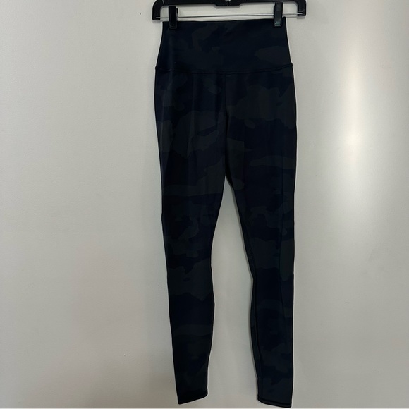 ALO Yoga High-Waist Green Camo Vapor Leggings compression size S Small - Picture 1 of 8